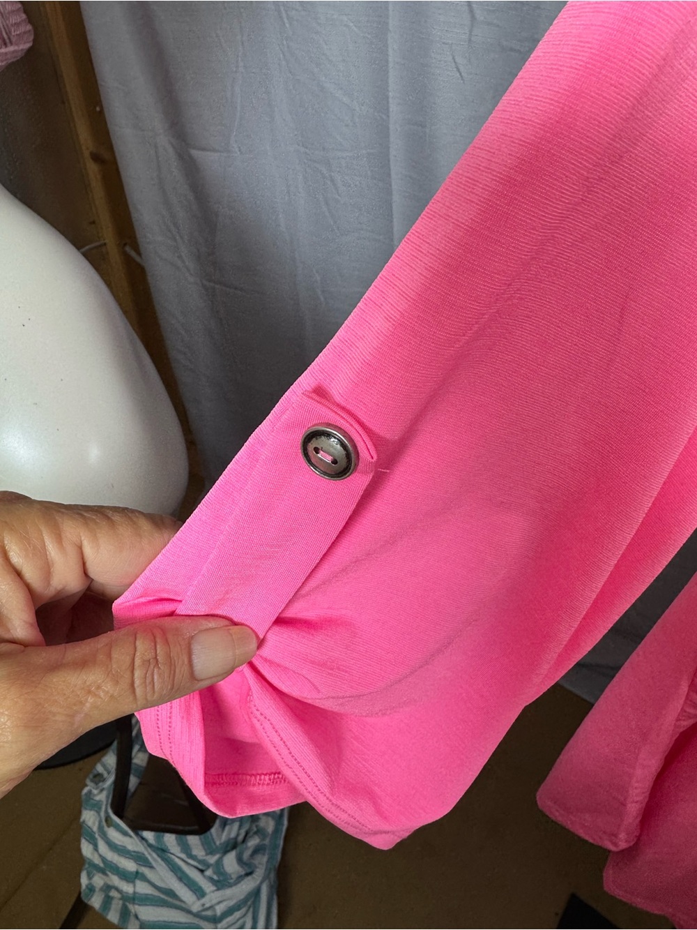 Nwt Dear Scarlett Liz Women's Pink 3/4 Button Sleeve Split-Neck Top - Picture 5 of 6